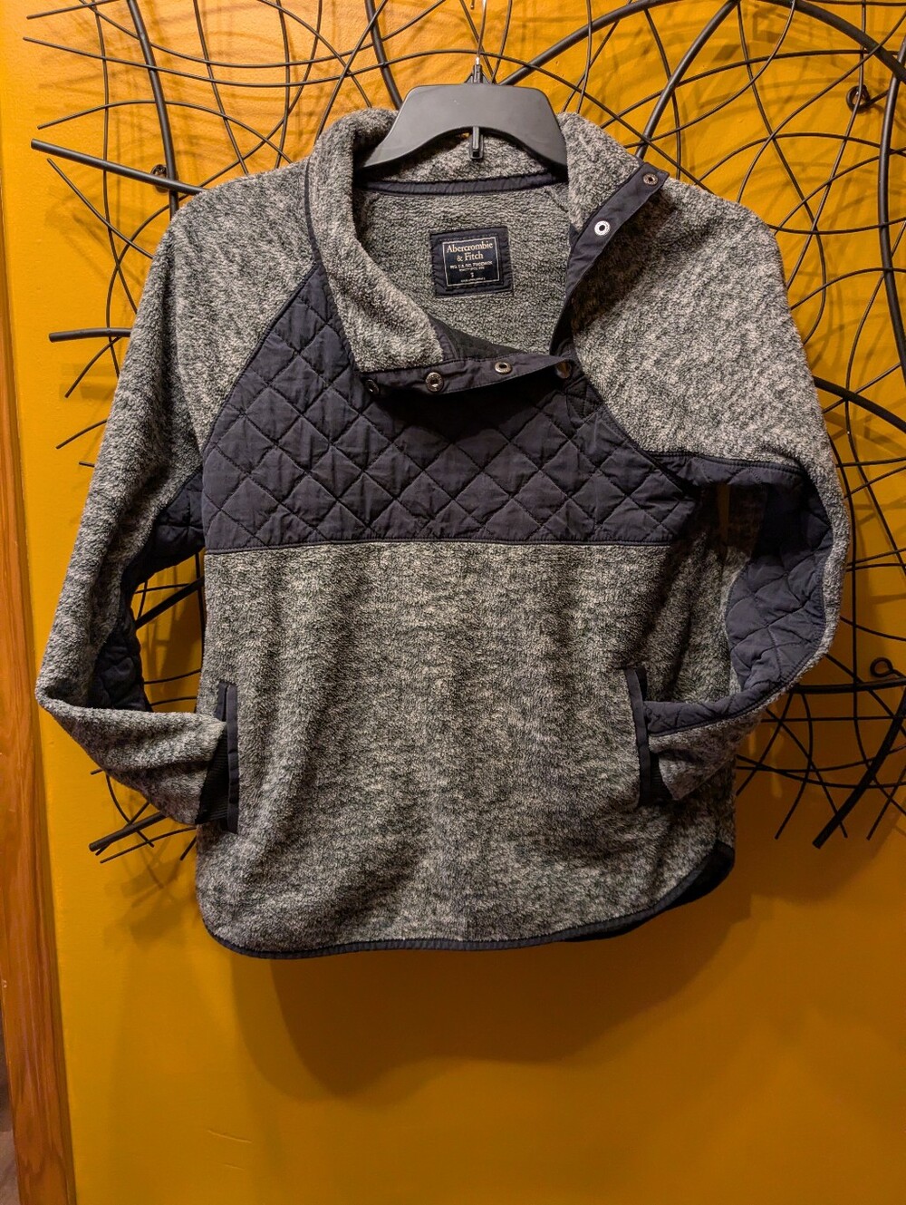 Abercrombie & Fitch Quilted Snap-Neck Fleece Pullover Size Large - Heather Gray